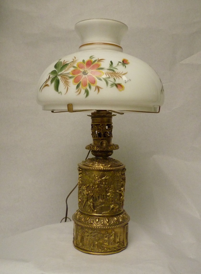 Lampe à pétrole laiton avec opaline XIXe